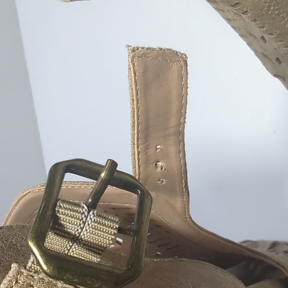 Altar'd State Women's Tan Peep-Toe Block Heel Sandals Size 10 - Picture 10 of 13